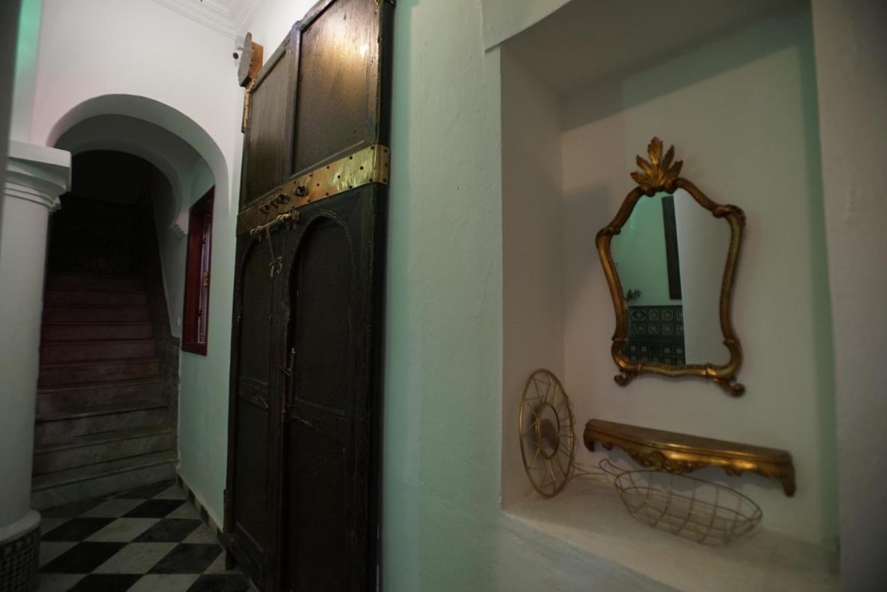 The Riad Hostel Танжер Екстериор снимка